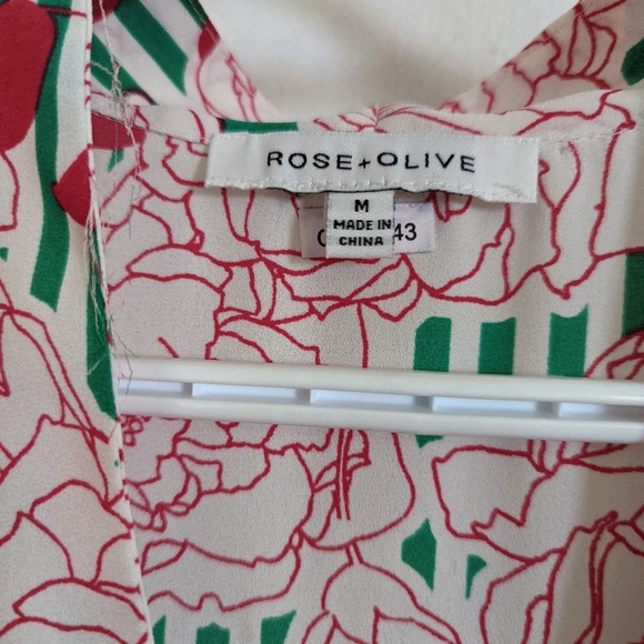 Woman's Top - Picture 3 of 4